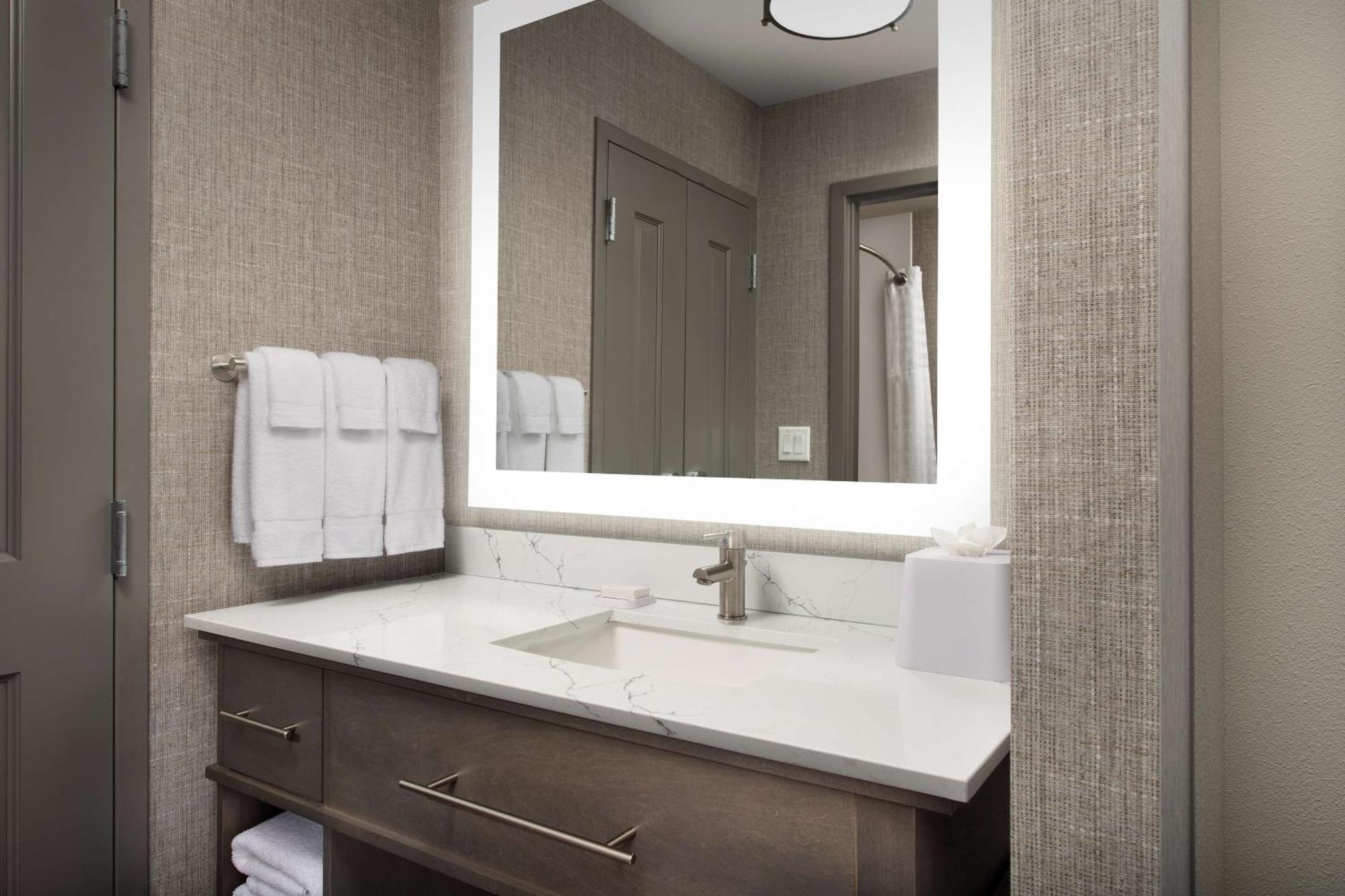 Homewood Suites By Hilton Louisville Airport Екстер'єр фото