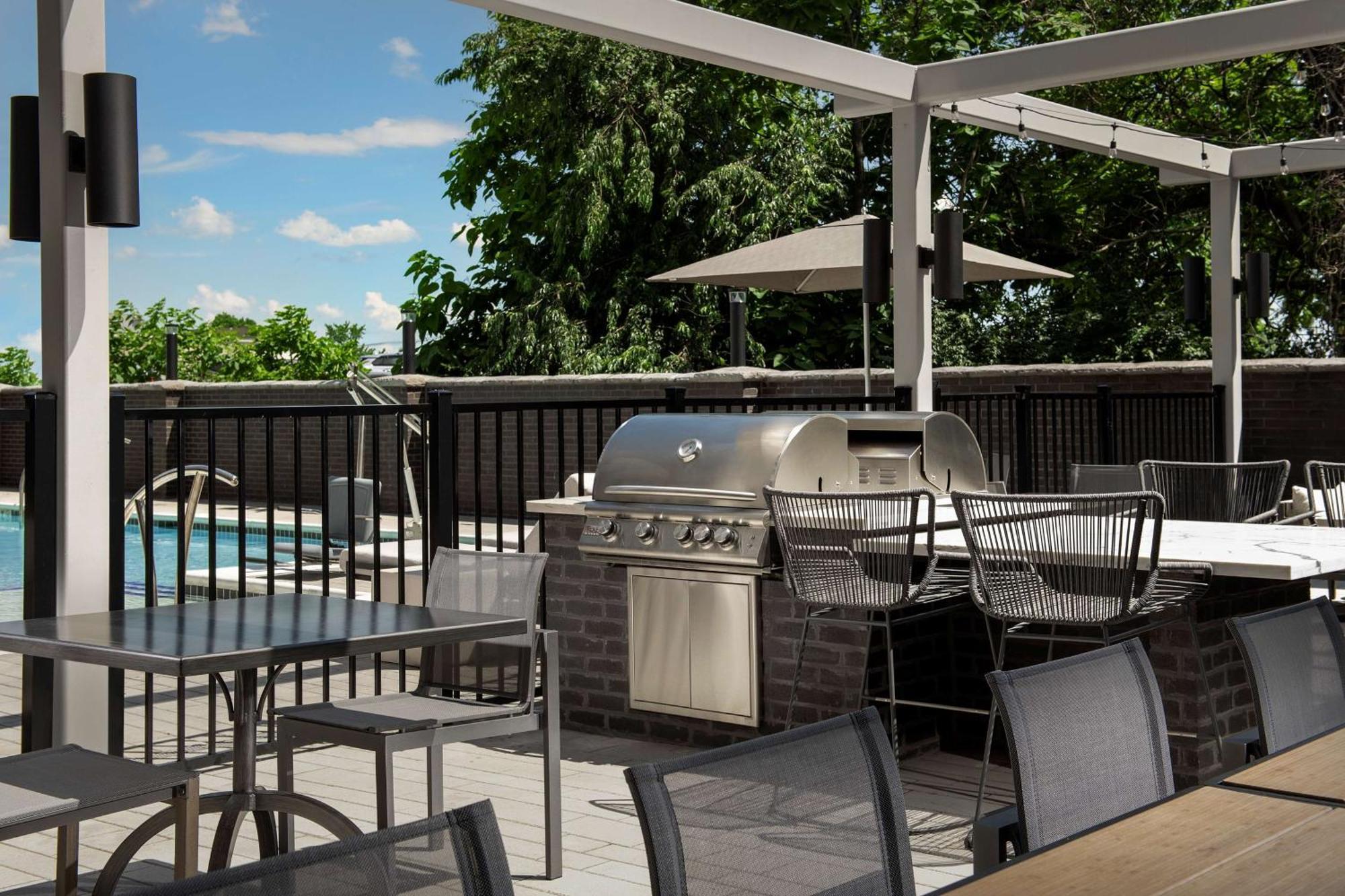 Homewood Suites By Hilton Louisville Airport Екстер'єр фото