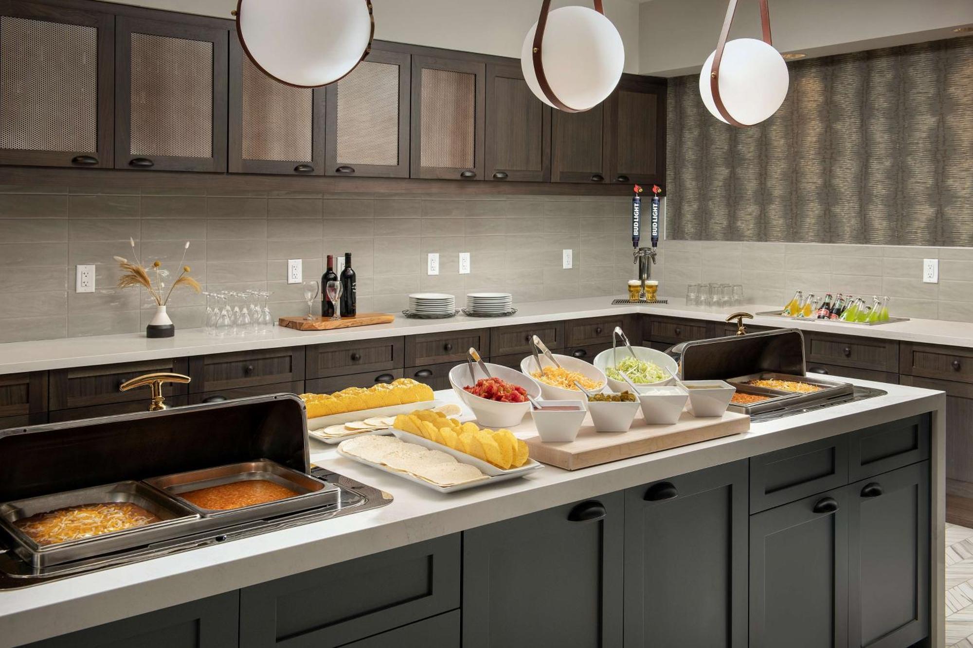 Homewood Suites By Hilton Louisville Airport Екстер'єр фото